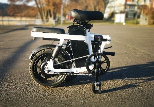 3. Schritt: Das Hauptscharnier lösen und das T14 zusammenfalten