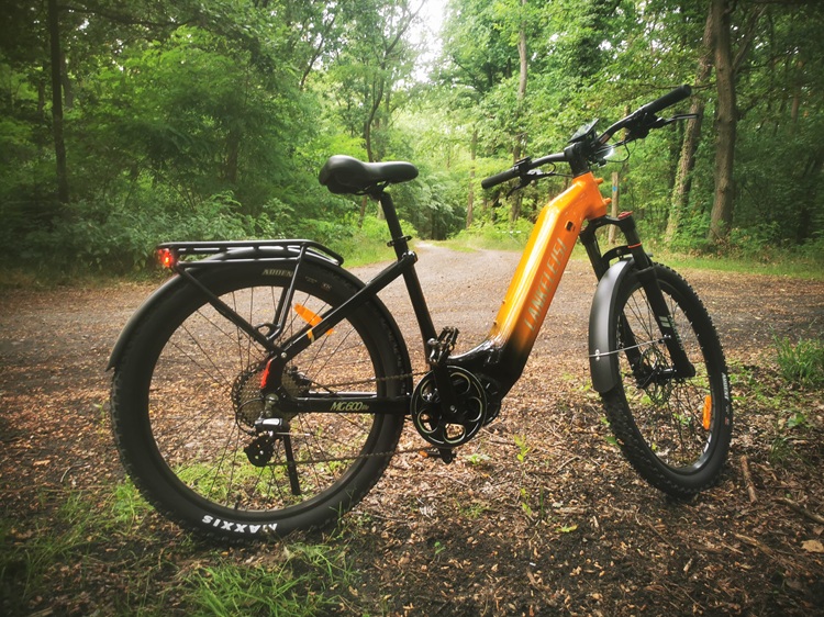 Lankeleisi MG 600 Lite SUV-E-Bike auf einem Waldweg im Praxistest